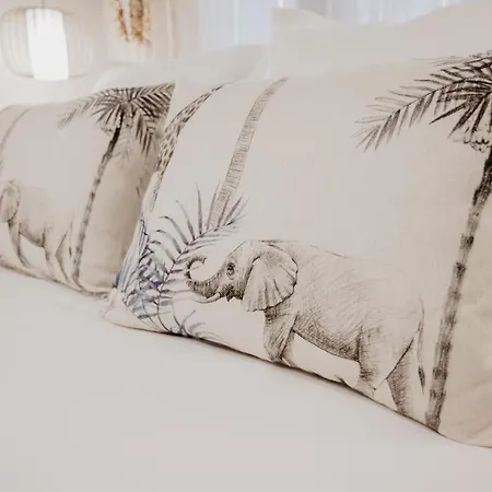 Patio De La Muralla *