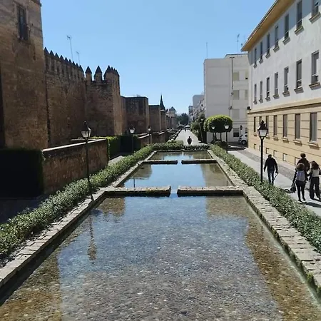 Patio De La Muralla *