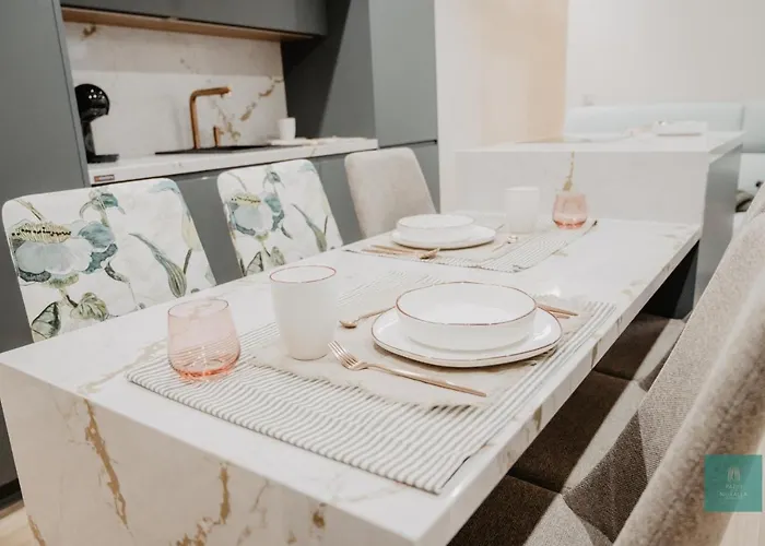 Patio De La Muralla شقة