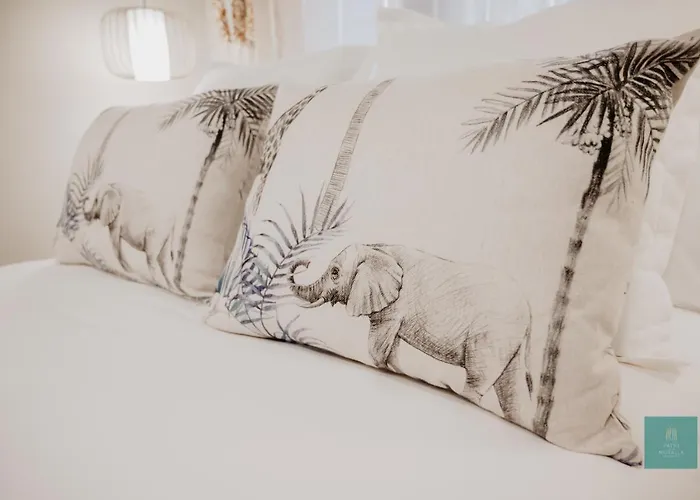 Patio De La Muralla *