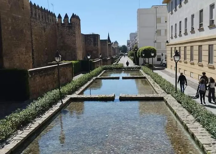 Patio De La Muralla *